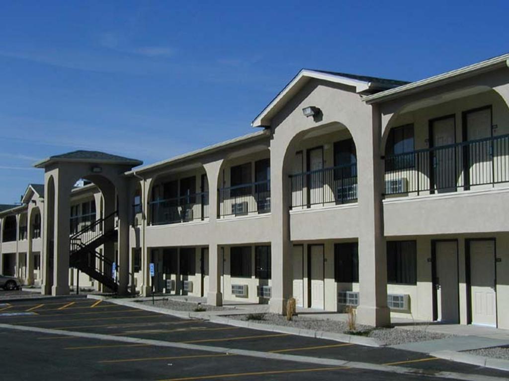 American Inn & Suites ألباكركي المظهر الخارجي الصورة